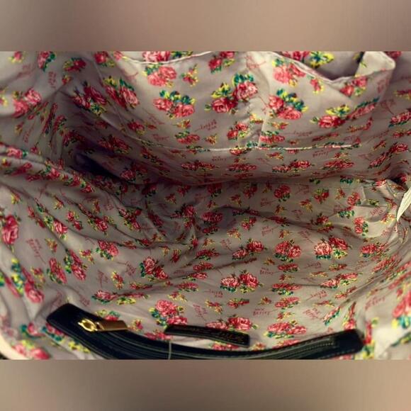 💋BETSEY JOHNSON Carson Tote 🌸 - Picture 10 of 11